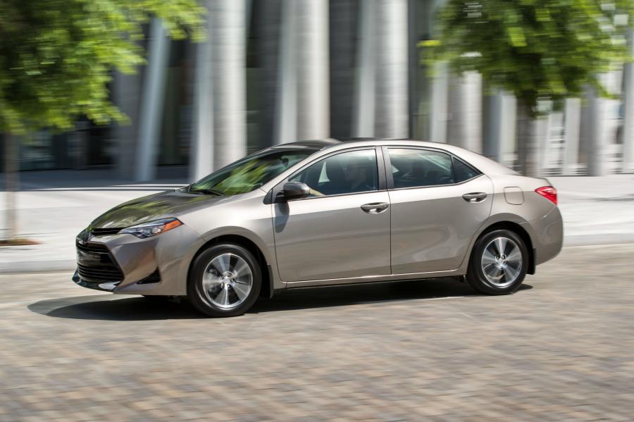  Toyota Corolla LE 2016 года  (US) (фото 6 из 17)